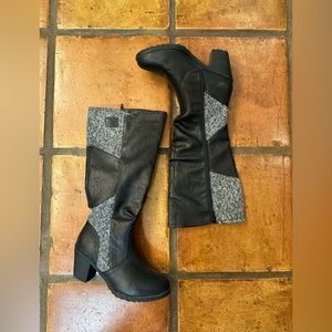 EUC Muk Luks Faux Leather and Knit Boots, Size 7